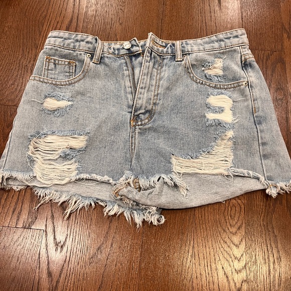 Brandy Melville Pants - Light wash high waisted Jean shorts size 27